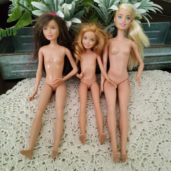 Mattel Barbie Doll Set of 3 Lot Barbie Skipper Stacie Pink Hair No Clothes - Picture 1 of 9